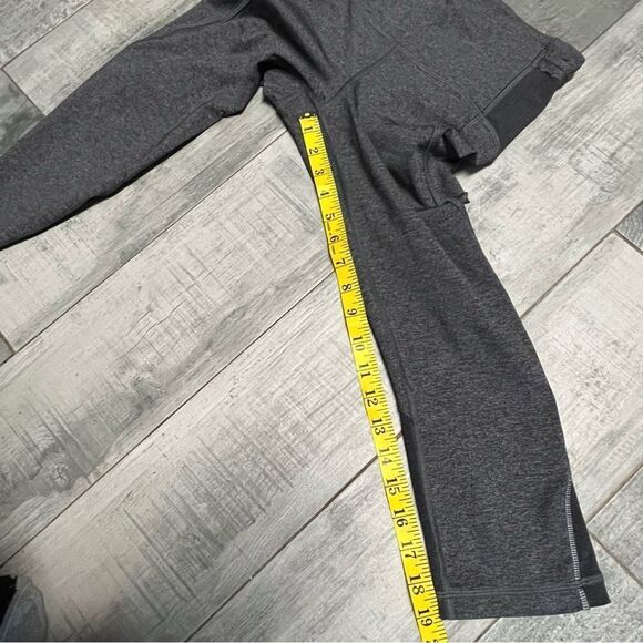 Lululemon Cropped Wunderunder Heather Gray Scallop Waist Capri 19” Legging 4 - Picture 12 of 16